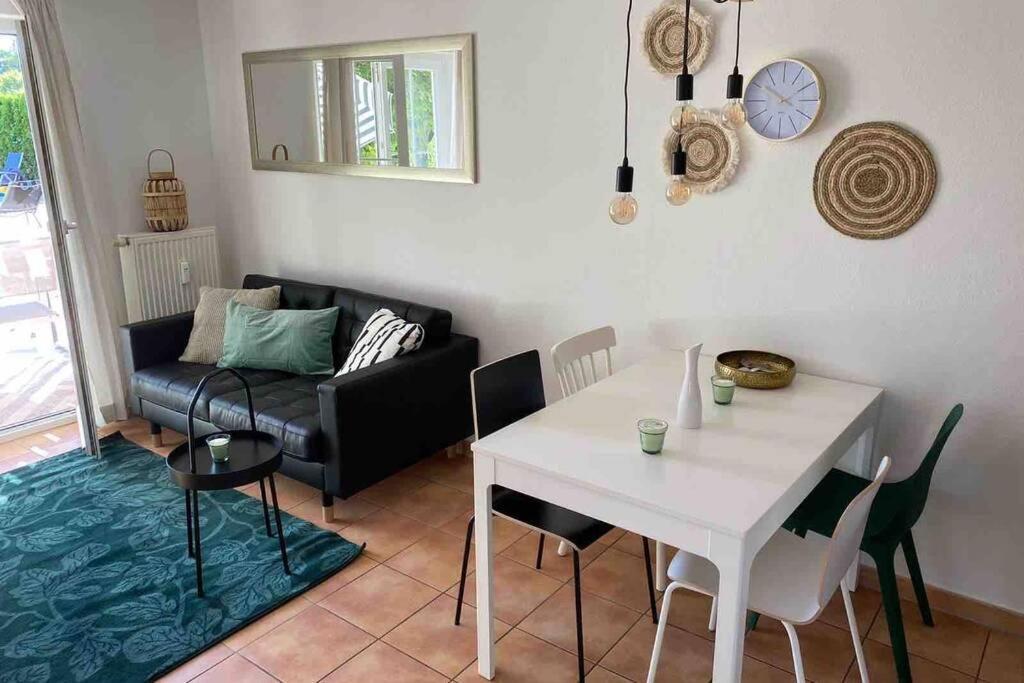 Die Seeblume - Ferienwohnung Mit Pool Und Seeblick Bodman-Ludwigshafen Ngoại thất bức ảnh