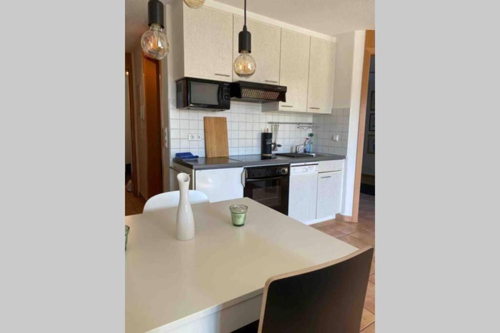 Die Seeblume - Ferienwohnung Mit Pool Und Seeblick Bodman-Ludwigshafen Ngoại thất bức ảnh